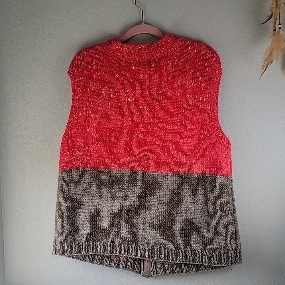 Colorblock Knit Vest with mock neck - Picture 6 of 6